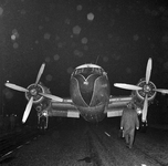 125767 Afbeelding van het nachtelijke transport over de Amersfoortseweg te Soesterberg van een vliegtuig van Channel ...